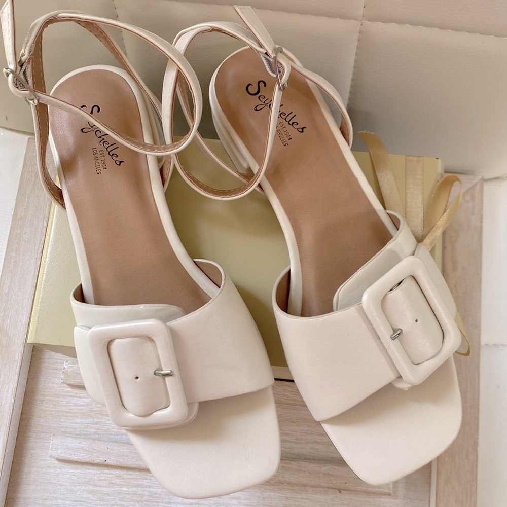 NWOT Seychelles Sandals